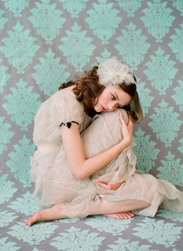 vintage bridal fashion - hair piece by Twigs and Honey - photo by Southern California wedding photographer Elizabeth Messina